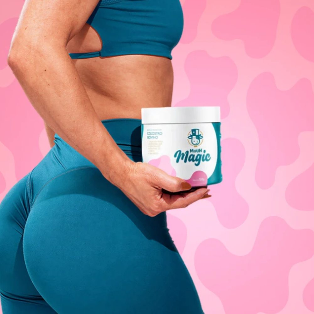 Mulher de legging segurando o Magic Muuh